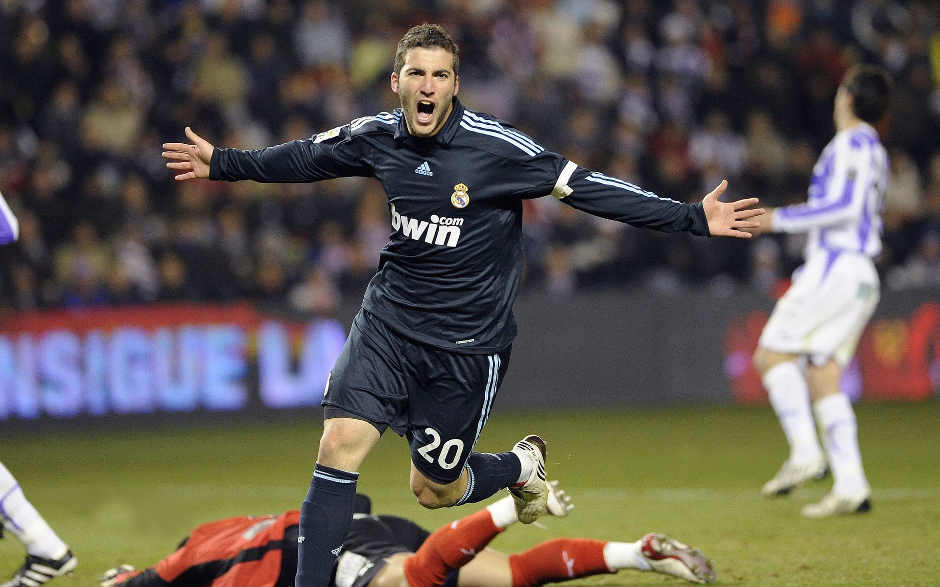 德甲高速反击:瞬间突破,攻势如潮!,德甲德甲